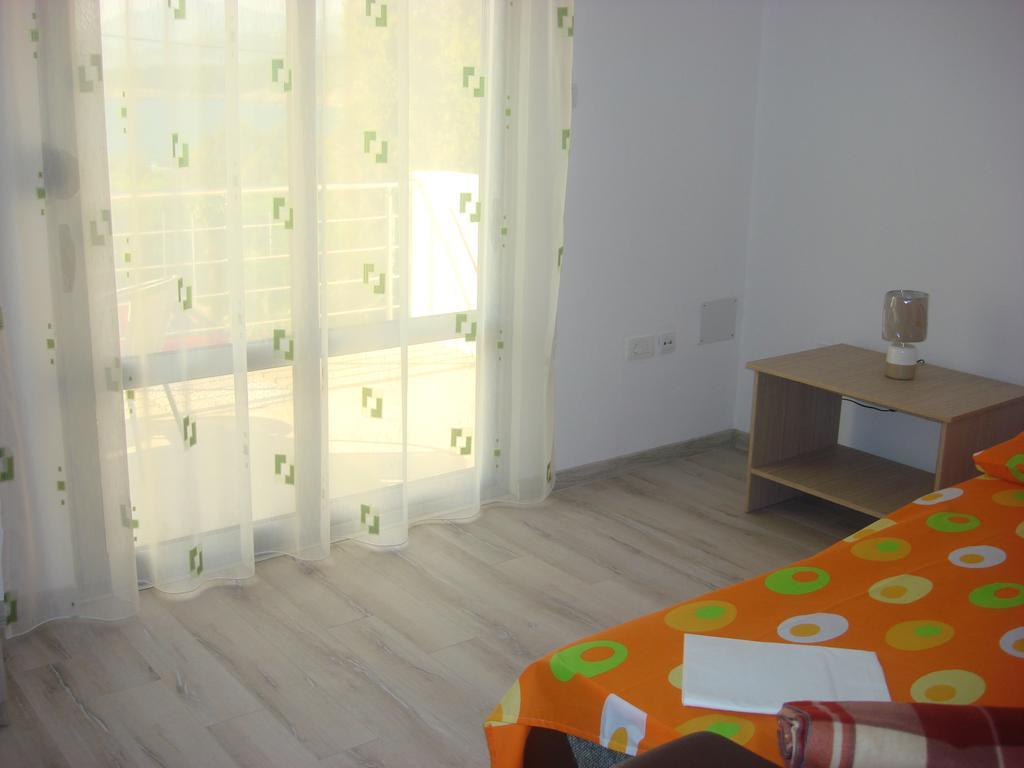 Apartment Sorelle Utjeha Rum bild